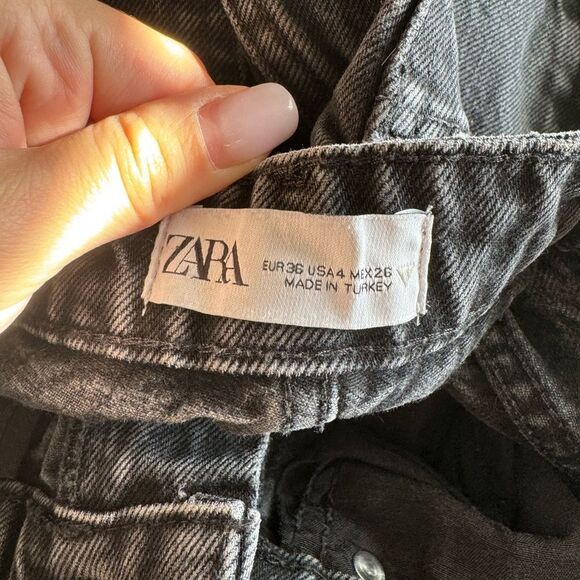 ZARA Cuffed Hem Folded Over High Rise Wide Leg Jeans Sz 4 Black Distressed - Picture 8 of 8